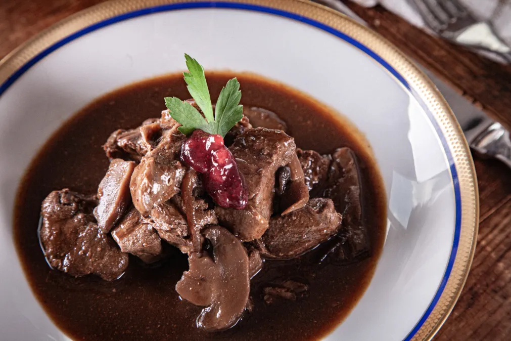 Wildgulasch nach Omas Rezept – Bild 4