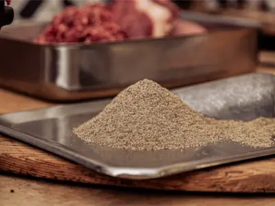 Pfeffer schwarz (gemahlen, griffig)