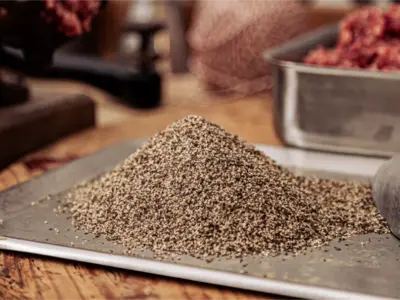 Pfeffer schwarz (geschrotet fein)