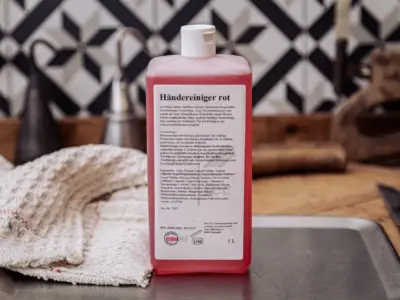 Hände-Reiniger rot